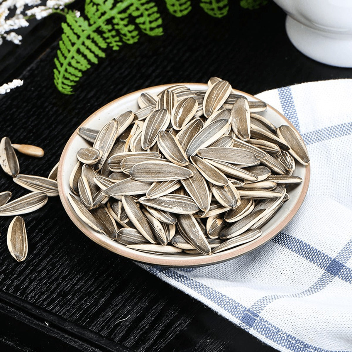 【Jackson Wang Favorite】Roasted Salted Sunflower Seeds - Five Spice Flavor, 8.82oz