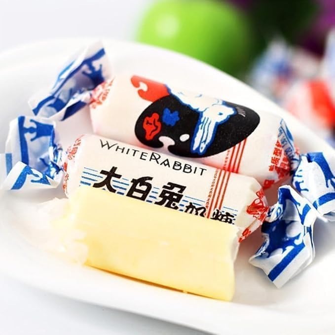 White Rabbit Candy，White Rabbit，Chinese Rabbit Childhood Tastes Small Gifts Snacks Shanghai Specialties Rabbit Creamy Toffee(300 Gram) (Pack of 1)